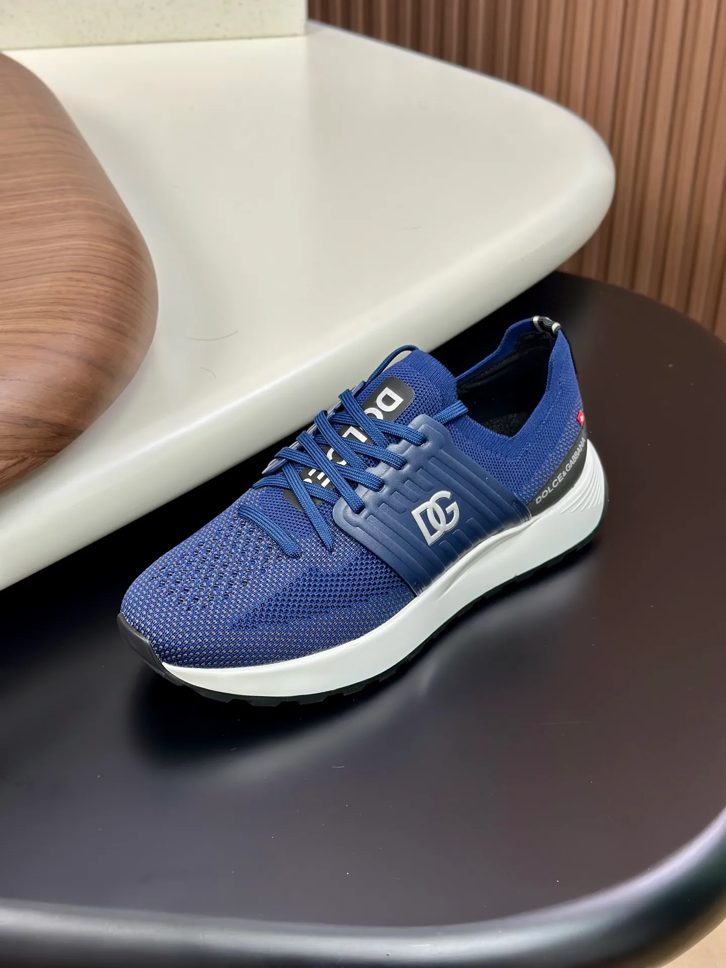 💰720••New arrivals••Dolce&Gabbana••DG✔️High-end men’s sports•casual shoes. Original goods from top counters. Original imported cowhide, multi-material splicing design ➕Imported cowhide lining, cowhide feet ➕Original TPR elastic outsole.  Size: 39-44 (38, 45 customized)